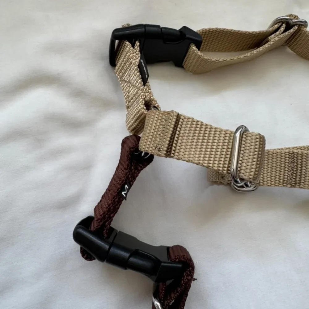 NWT PetSafe Easy Walk No-Pull Dog Harness, Size Medium, Fawn/Brown Color